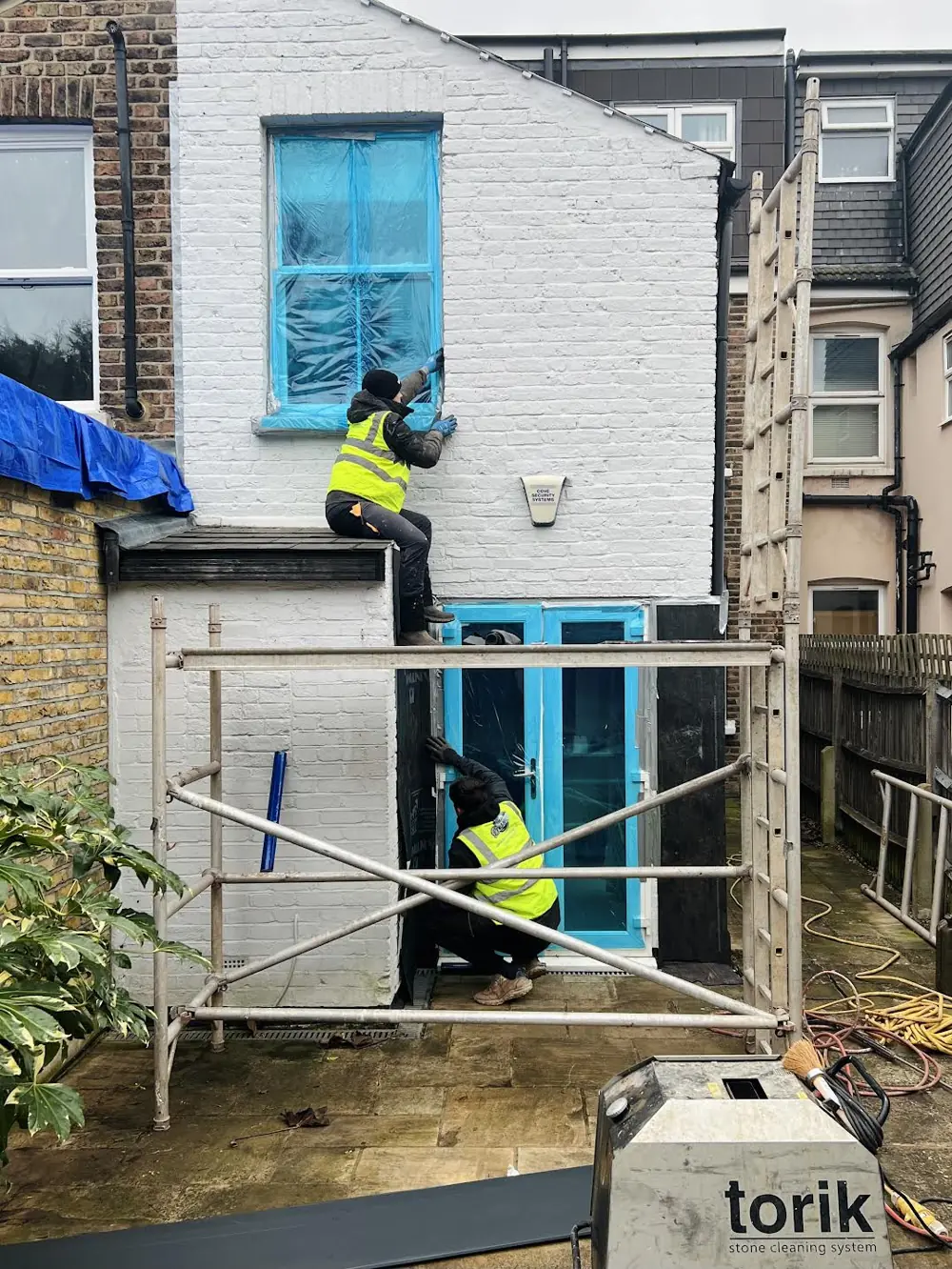 brick-paint-removal-surface-protection-team.webp